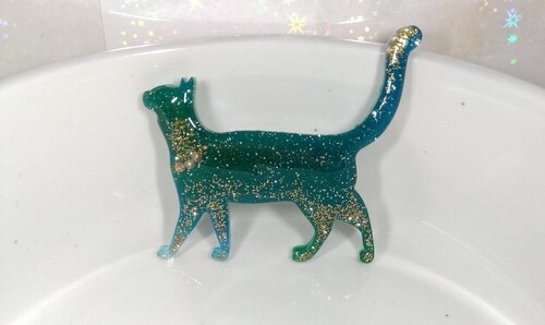 レジンdeねこブローチⅦ（7） ～緑な毎日～