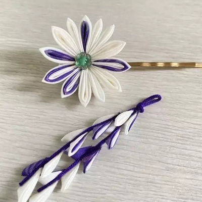 つまみ細工の髪飾り白