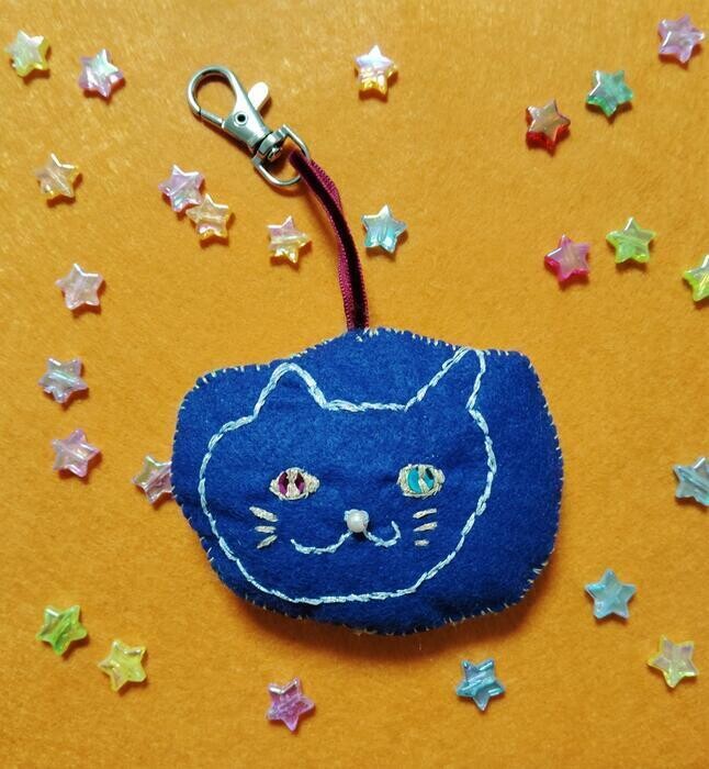 ネコチャーム：夜のかがやき