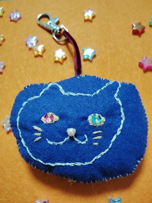 ネコチャーム：夜のかがやき