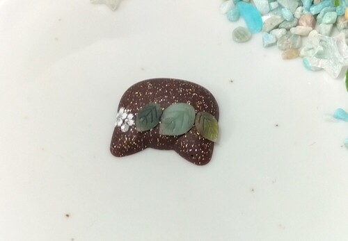 レジンdeねこブローチⅤ ～葉っぱついてるにゃ～